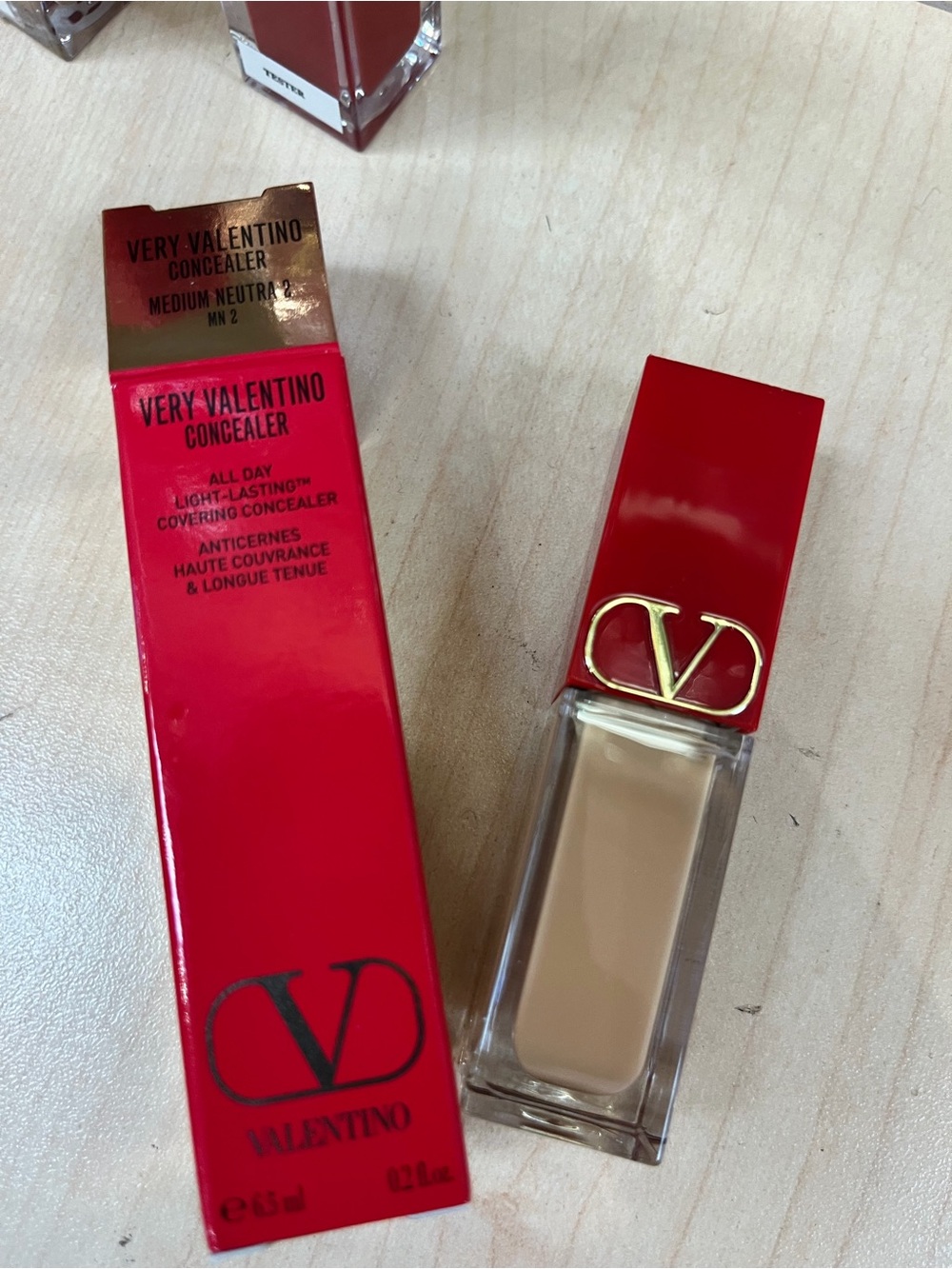 Valentino Very Valentino Concealer - MN2 new